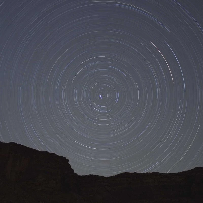 Calvin Klein Men's Dress Shirt Slim Fit Non-iron Herringbone