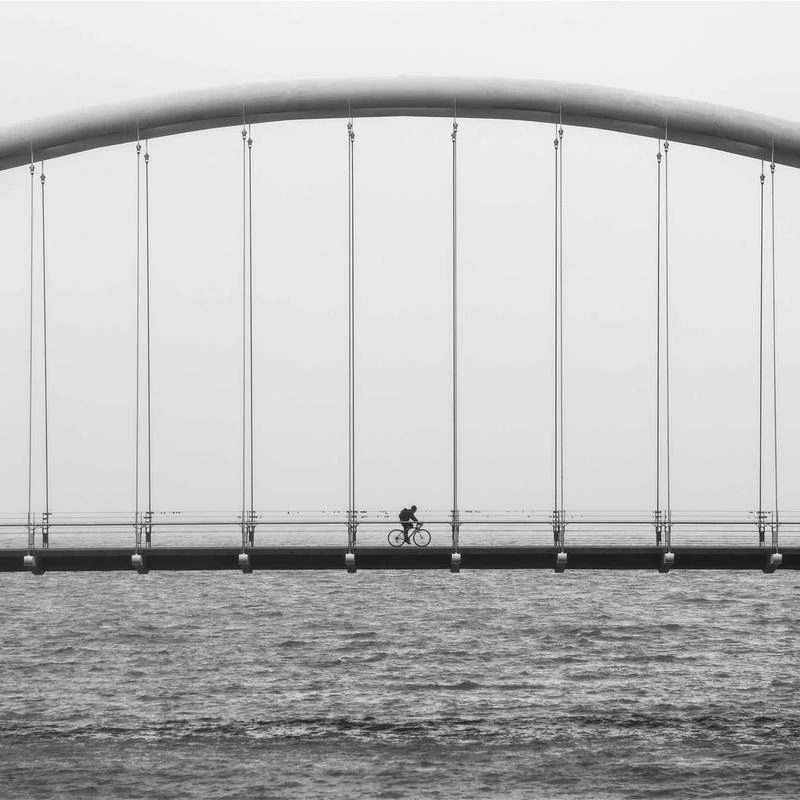 MAGCOMSEN Men's Windproof Jacket Water-Resistant Lightweight Running Jacket Hooded Raincoat Windbreaker