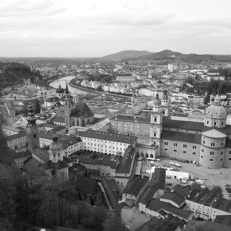 Lipstick by Revlon, Super Lustrous Lipstick, High Impact Lipcolor with Moisturizing Creamy Formula, Infused with Vitamin E and Avocado Oil, 628 Peach Me