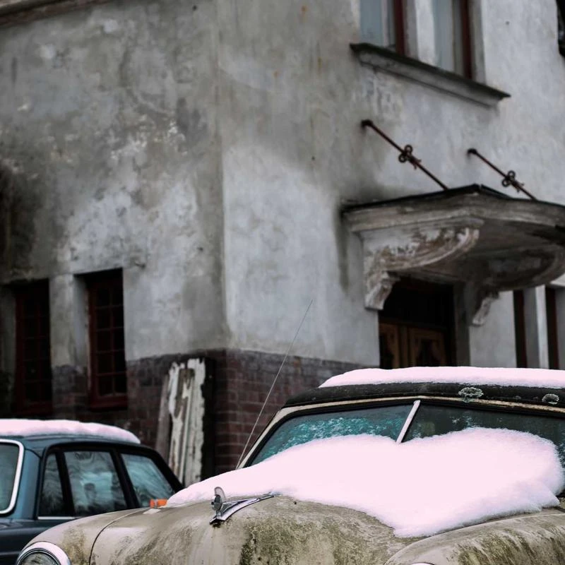 QHOHQ 2 Pack Privacy Screen Protector for iPhone 12 6.1" with 2 Packs Camera Lens Protector,Full Screen Tempered Glass Film,9H Hardness Anti-Shatter, Anti Spy, Touch Sensitive - Case Friendly